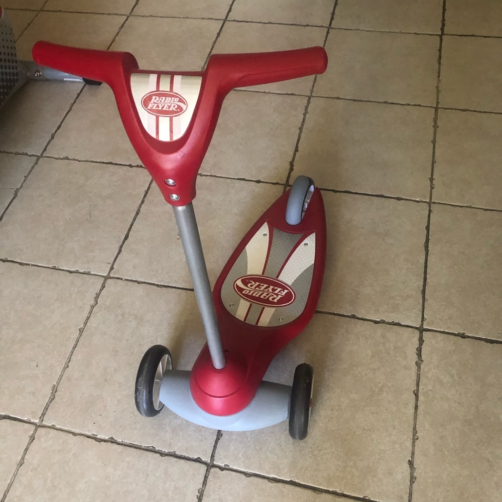 Radio Flyer scooter (Red)